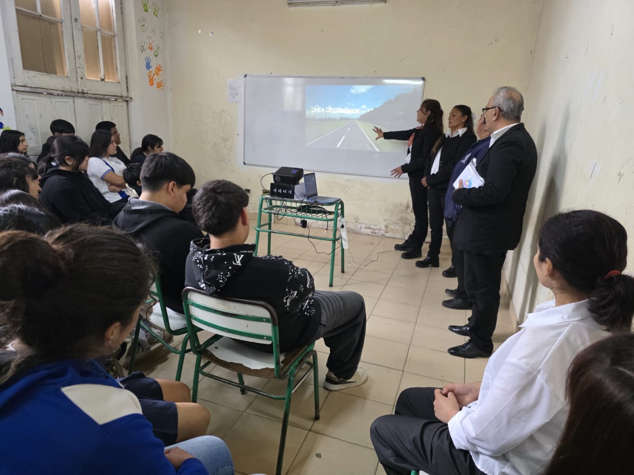 Continúan las charlas de educación vial en las escuelas de La Paz